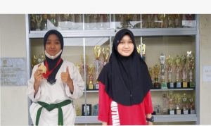 2 Atlit Beladiri SMP Mutual Raih Medali Emas